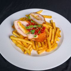 Vörös cheddar sajttal töltött csirke cordon bleu1
