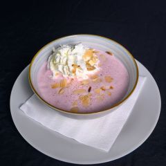 Eperkrémleves tejszínhabbal és pirított mandulával1