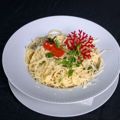 Spagetti tejszínes gombamártással, parmezánnal1