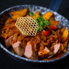 Kalocsai sertésszűz (kolbászos, fűszeres lecsó)4